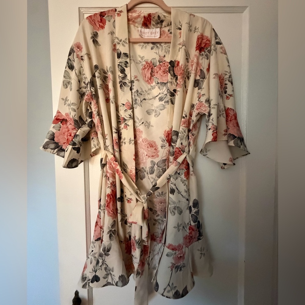 BRAND NEW Birdy Grey Ivory Satin Robe with Pink Floral Print.